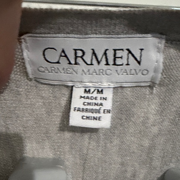 Carmen Marc Valvo Light Gray Knit Top - Picture 2 of 8